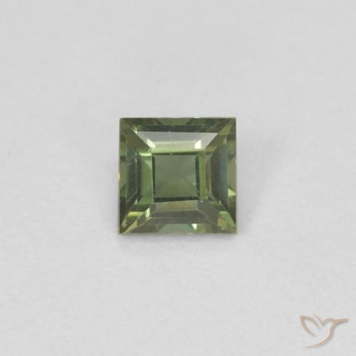 0.20ct Naturel Medium Dark-Green Kornerupine, Carré, VVS