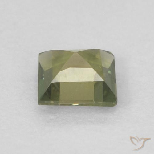 Rupine des grains Vert forêt chaud naturelle Carré, 0.18 ct, VVS