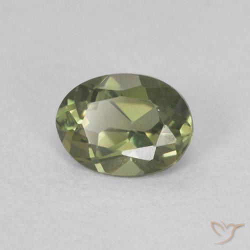 Rupine des grains Vert jaunâtre naturelle ovale, 0.24 ct, VVS
