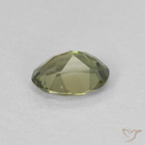 Rupine des grains Vert jaunâtre naturelle ovale, 0.24 ct, VVS