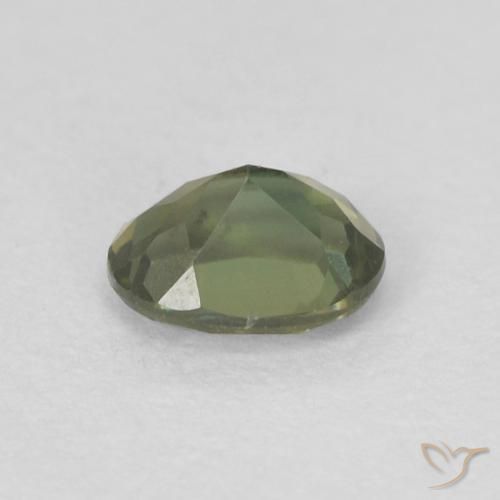Rupine des grains Vert forêt chaud naturelle ovale, 0.27 ct, VVS