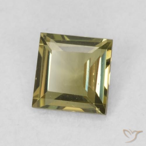 Rupine des grains Vert foncé naturelle Carré, 0.32 ct, VVS
