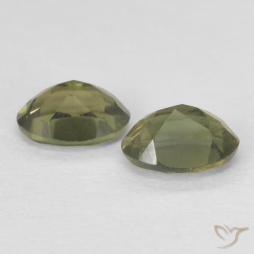 Shop natural 0.47ct Vert terreux Rupine des grains gems, ovale, from Sri Lanka at GemSelect. In stock, global shipping!