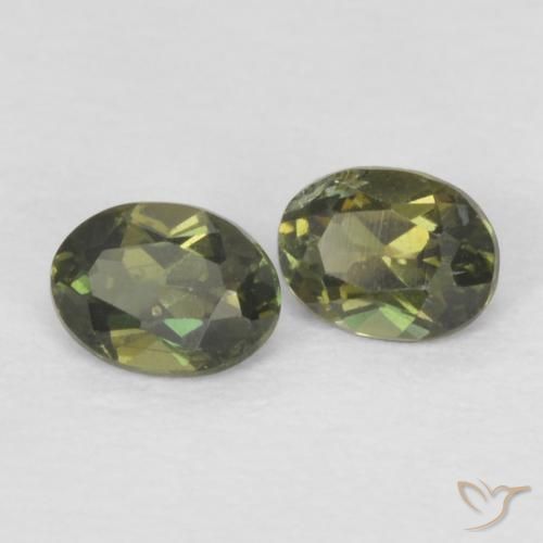 Shop natural 0.26ct Vert forêt chaud Rupine des grains gems, ovale, from Sri Lanka at GemSelect. In stock, global shipping!