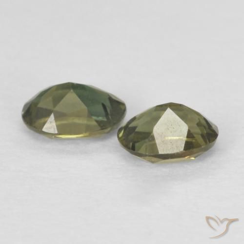 Shop natural 0.26ct Vert forêt chaud Rupine des grains gems, ovale, from Sri Lanka at GemSelect. In stock, global shipping!