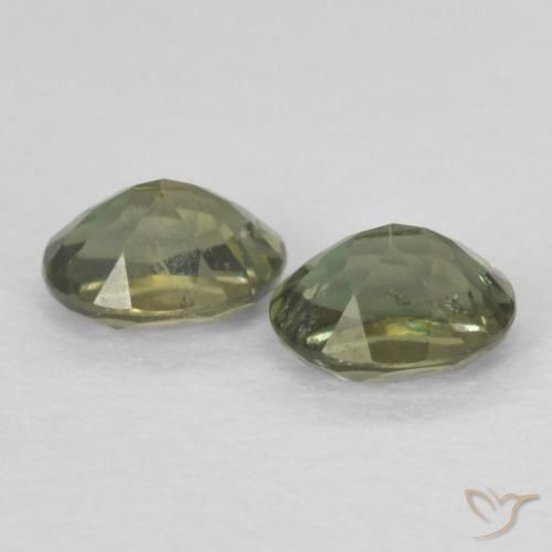 Shop natural 0.36ct Vert forêt chaud Rupine des grains gems, ovale, from Sri Lanka at GemSelect. In stock, global shipping!