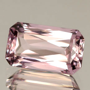 Kunzite rose naturelle taille émeraude, 1,94 ct, VVS