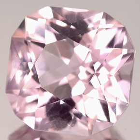 Kunzite rose naturelle forme fantaisie, 9,35 ct, VVS
