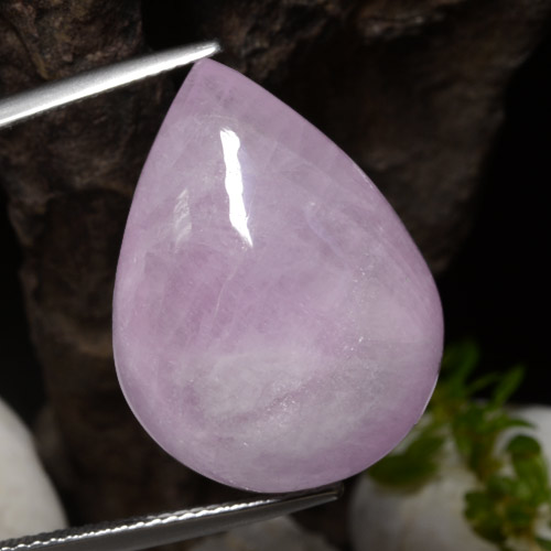 Kunzite Rose pourpre royal naturelle En forme de poire, 27.70 ct, Translucide
