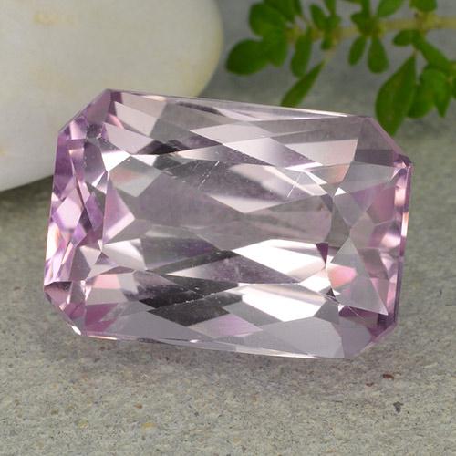 Kunzite Ton rose cerise naturelle Taille émeraude, 16.62 ct, VVS-VS