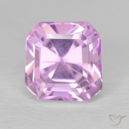 Kunzite Rose clair naturelle Taille émeraude, 4.58 ct, VVS-VS