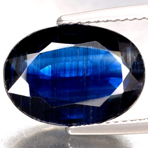 Cyanite bleue naturelle coupe ovale, 6,50 ct, VS