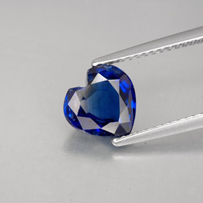 Cyanite bleue naturelle forme de coeur, 2,40 ct, VS