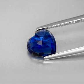 Cyanite bleue naturelle forme de coeur, 2,20 ct, VS