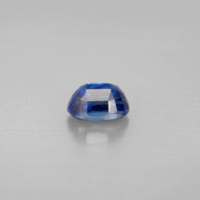 Cyanite bleue naturelle coupe ovale, 0,80 ct, VS
