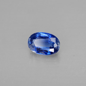 Disthène Bleu foncé naturelle Coupe ovale, 0.63 ct, SI