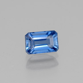 Cyanite bleue naturelle taille émeraude, 0,76 ct, VS