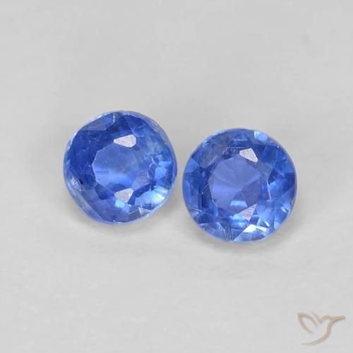 Shop natural 0.61ct Bleu azur profond Disthène gems, Tour, from Népal at GemSelect. In stock, global shipping!