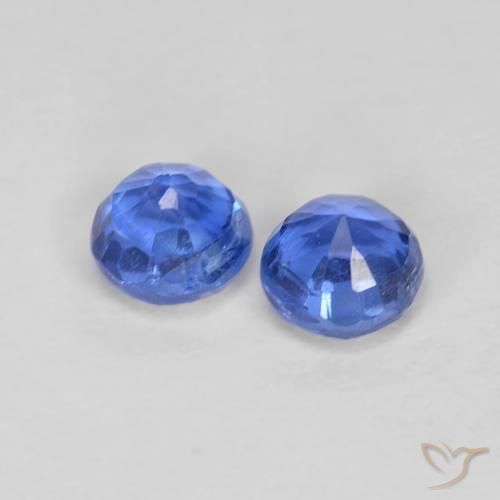 Shop natural 0.61ct Bleu azur profond Disthène gems, Tour, from Népal at GemSelect. In stock, global shipping!
