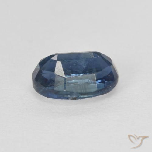 Disthène Bleu foncé naturelle ovale, 1.32 ct, SI