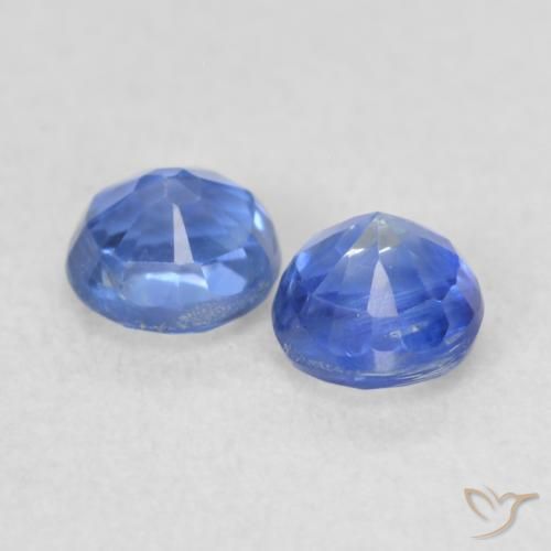 Shop natural 0.60ct Bleu marine léger Disthène gems, Tour, from Népal at GemSelect. In stock, global shipping!