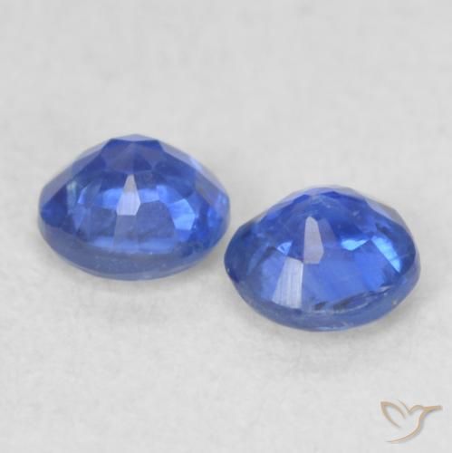 Shop natural 0.47ct Bleu azur profond Disthène gems, Tour, from Népal at GemSelect. In stock, global shipping!