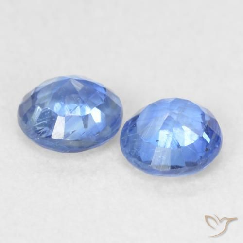 Shop natural 0.44ct Bleu marine léger Disthène gems, Tour, from Népal at GemSelect. In stock, global shipping!