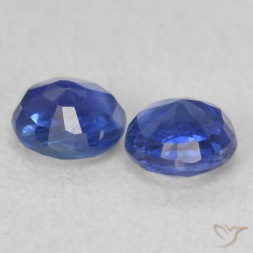 Shop natural 0.57ct Bleu marine Disthène gems, Tour, from Népal at GemSelect. In stock, global shipping!