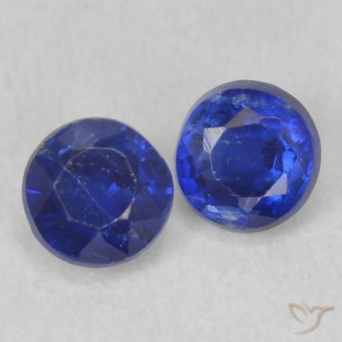 Shop natural 0.58ct Bleu marine Disthène gems, Tour, from Népal at GemSelect. In stock, global shipping!