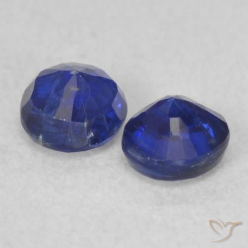 Shop natural 0.58ct Bleu marine Disthène gems, Tour, from Népal at GemSelect. In stock, global shipping!