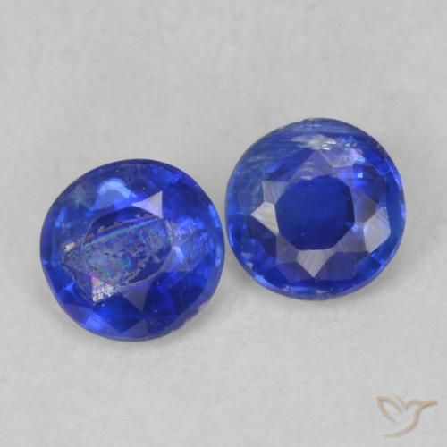 Shop natural 0.46ct Bleu foncé Disthène gems, Tour, from Népal at GemSelect. In stock, global shipping!