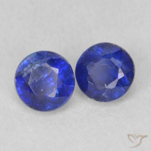 Shop natural 0.55ct Bleu marine Disthène gems, Tour, from Népal at GemSelect. In stock, global shipping!