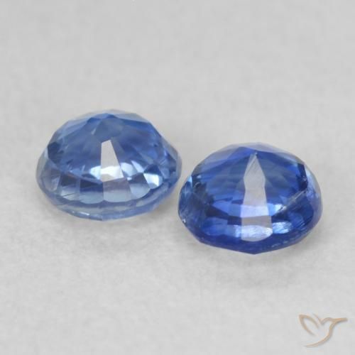 Shop natural 0.57ct Bleu marine léger Disthène gems, Tour, from Népal at GemSelect. In stock, global shipping!