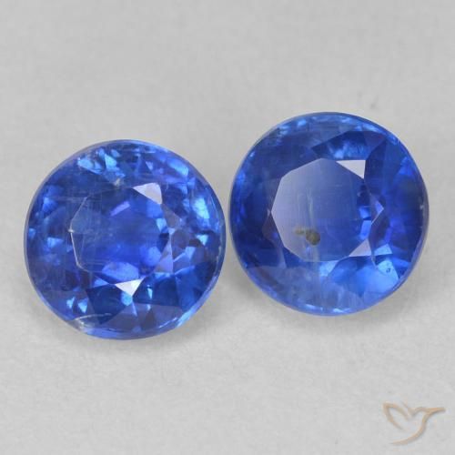 Shop natural 1.69ct Bleu franc Disthène gems, Tour, from Népal at GemSelect. In stock, global shipping!