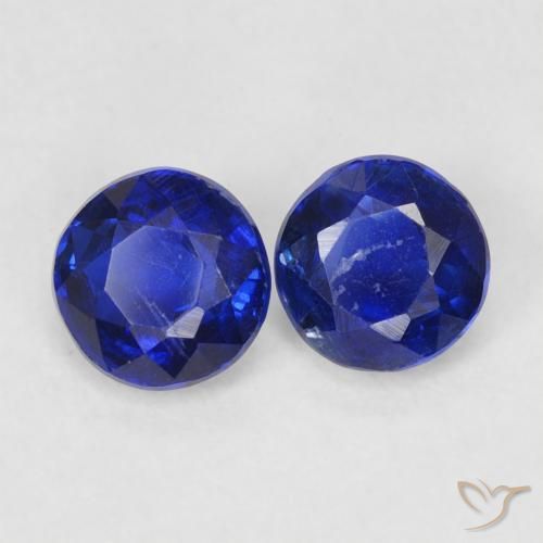 Shop natural 0.78ct Bleu royal Disthène gems, Tour, from Népal at GemSelect. In stock, global shipping!