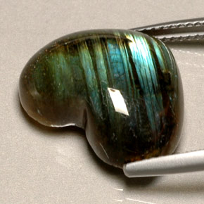 Labradorite multicolore naturelle forme de coeur, 12,57 ct, translucide