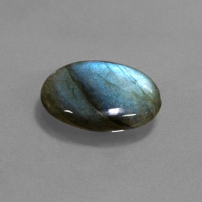 Labradorite Multicolore naturelle Coupe ovale, 3.74 ct, Translucide