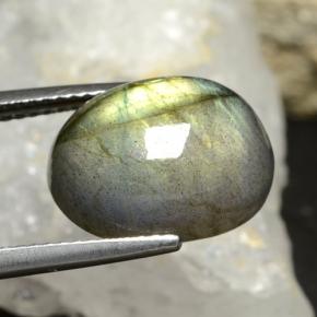 Labradorite Multicolore naturelle Coupe ovale, 8.44 ct, Translucide