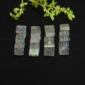 Achetez naturel 8.86ct Multicolore Labradorite gems, Carré, En provenance Madagascar chez GemSelect. En stock, livraison internationale!