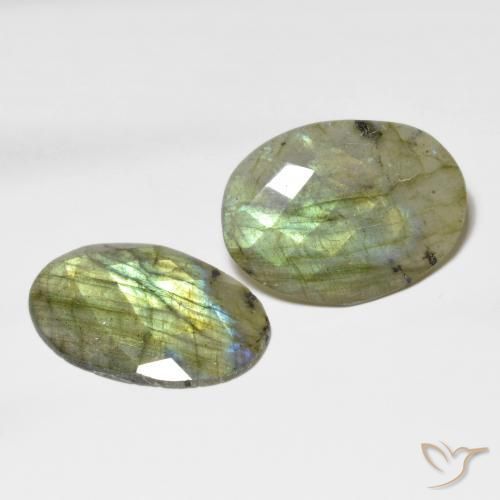Shop natural 25.35ct Multicolore Labradorite gems, ovale, from Madagascar at GemSelect. In stock, global shipping!