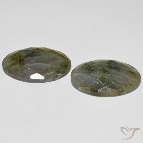 Shop natural 32.72ct Multicolore Labradorite gems, ovale, from Madagascar at GemSelect. In stock, global shipping!