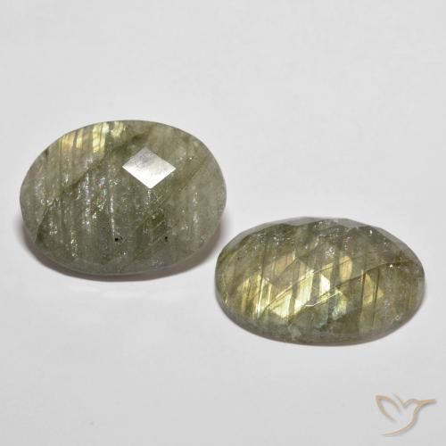 Shop natural 21.64ct Multicolore Labradorite gems, ovale, from Madagascar at GemSelect. In stock, global shipping!