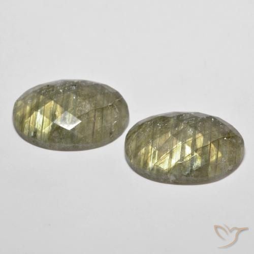Shop natural 21.64ct Multicolore Labradorite gems, ovale, from Madagascar at GemSelect. In stock, global shipping!