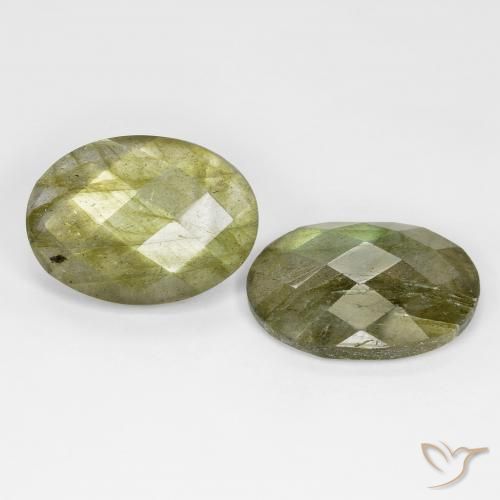 Shop natural 16.55ct Multicolore Labradorite gems, ovale, from Madagascar at GemSelect. In stock, global shipping!
