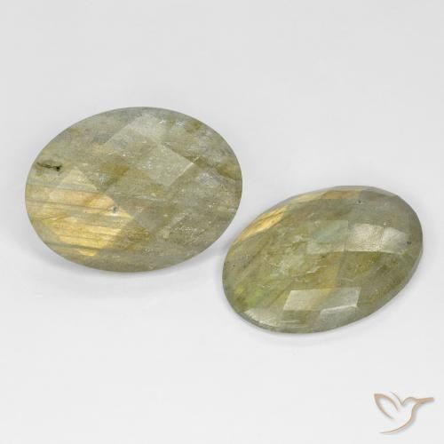 Shop natural 18.25ct Multicolore Labradorite gems, ovale, from Madagascar at GemSelect. In stock, global shipping!