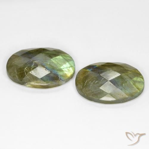 Shop natural 15.65ct Multicolore Labradorite gems, ovale, from Madagascar at GemSelect. In stock, global shipping!