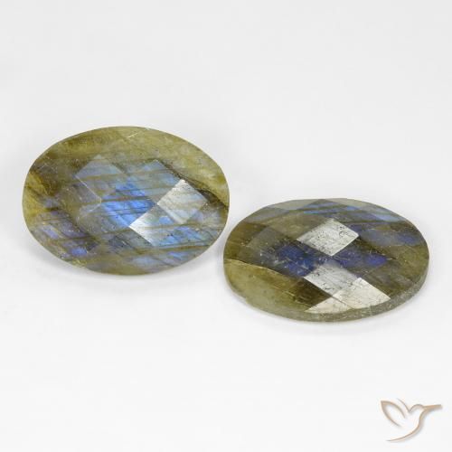 Shop natural 13.71ct Multicolore Labradorite gems, ovale, from Madagascar at GemSelect. In stock, global shipping!