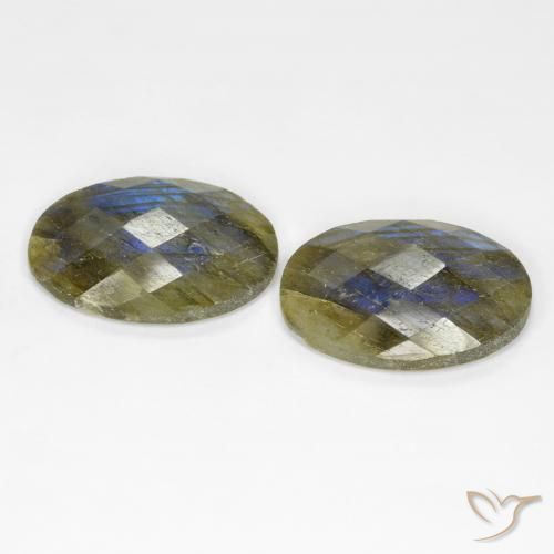 Shop natural 13.71ct Multicolore Labradorite gems, ovale, from Madagascar at GemSelect. In stock, global shipping!