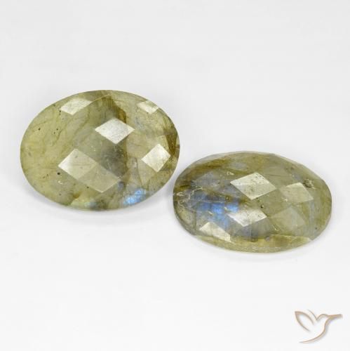 Shop natural 20.44ct Multicolore Labradorite gems, ovale, from Madagascar at GemSelect. In stock, global shipping!