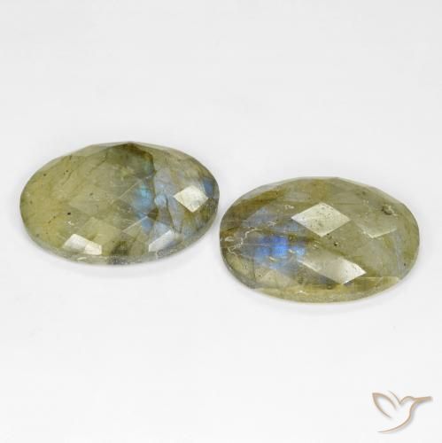 Shop natural 20.44ct Multicolore Labradorite gems, ovale, from Madagascar at GemSelect. In stock, global shipping!
